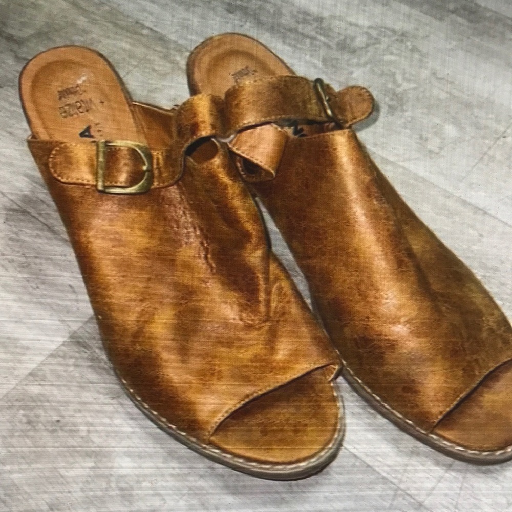 Preloaded women’s size 10 somona heel slippers